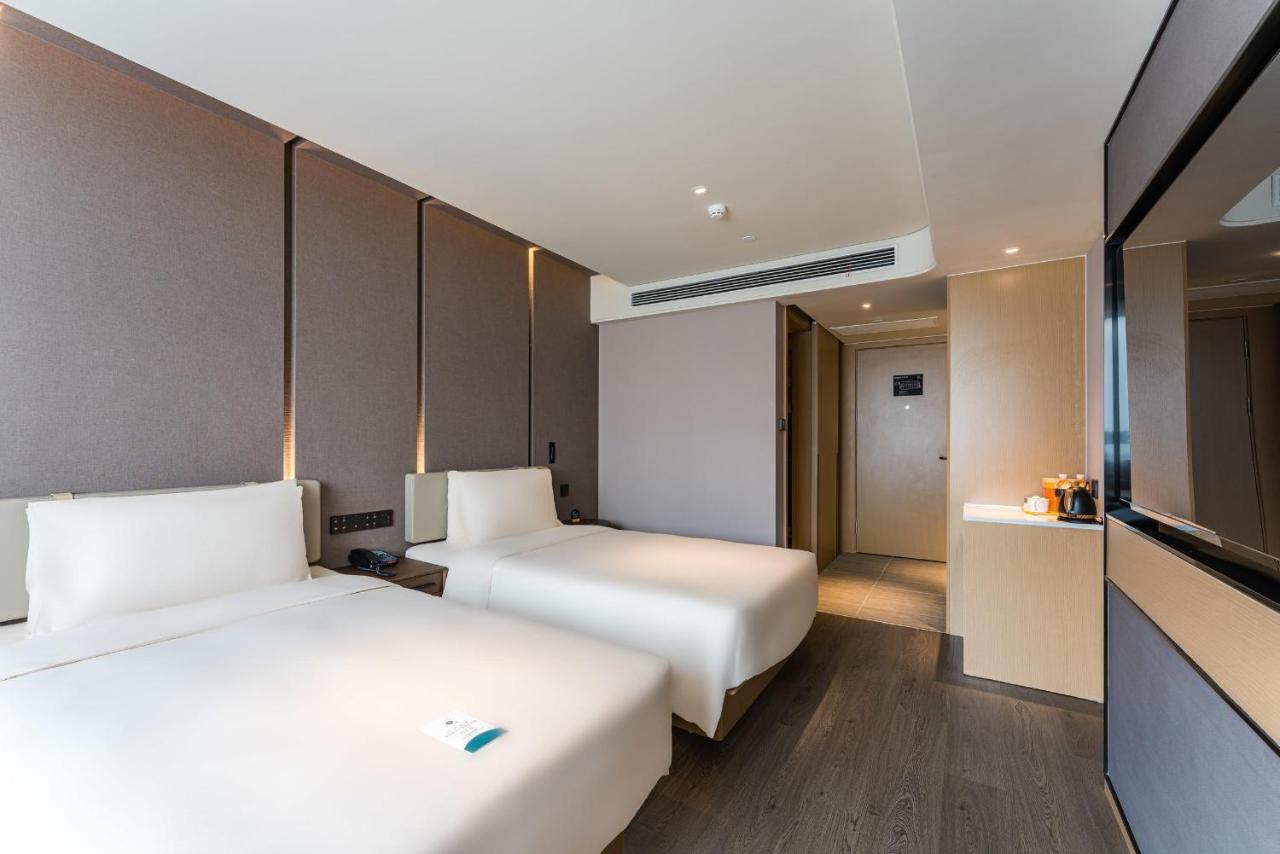Hotel Atour Daning International